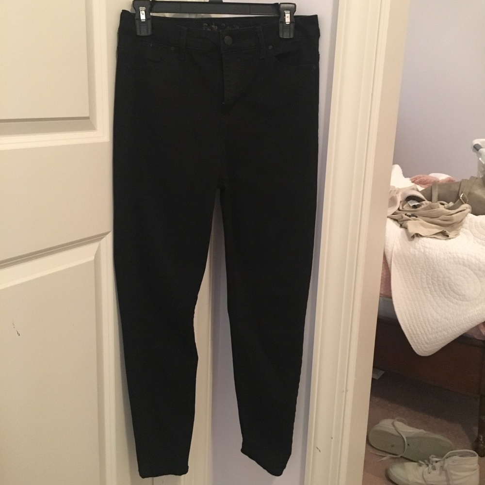 Black skinny jeans